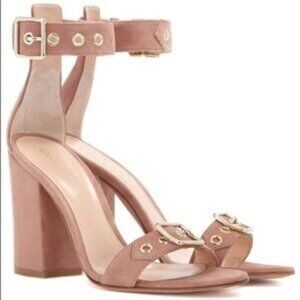 Gianvito Rossi Hayes Buckle Detail Heels Size 7.5 Tan